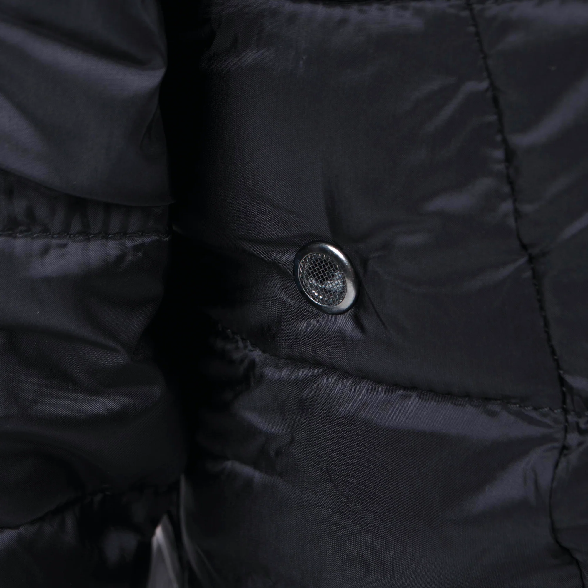 Ladies Lightweight and Water Resistant Puffer Jacket - Image 6